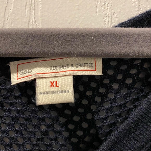 2 for $25. Gap long sleeve shirt - Picture 2 of 2